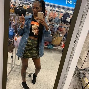 Meet your Posher, Felicia